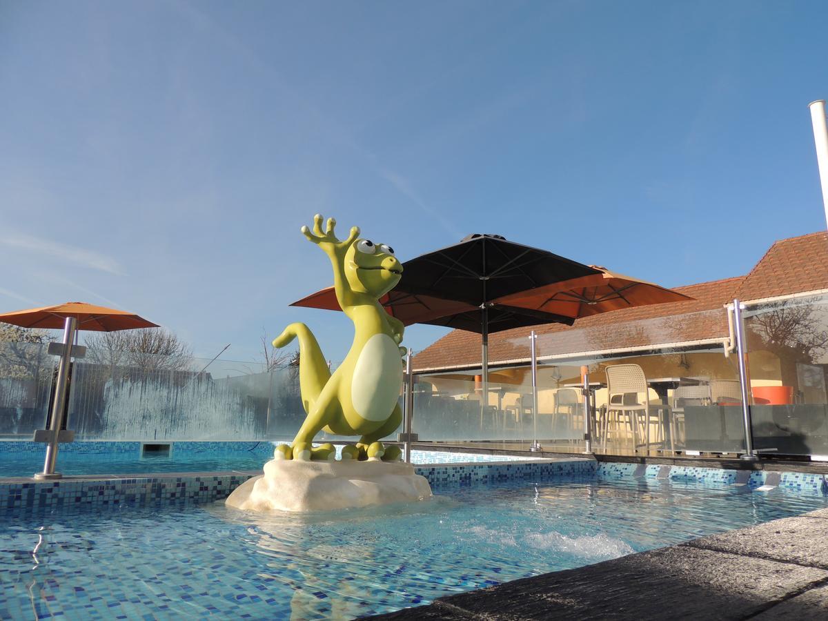Camping L'Arada Parc Hotel Sonzay Exterior foto